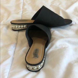 steve madden pearl mule-ish sandals